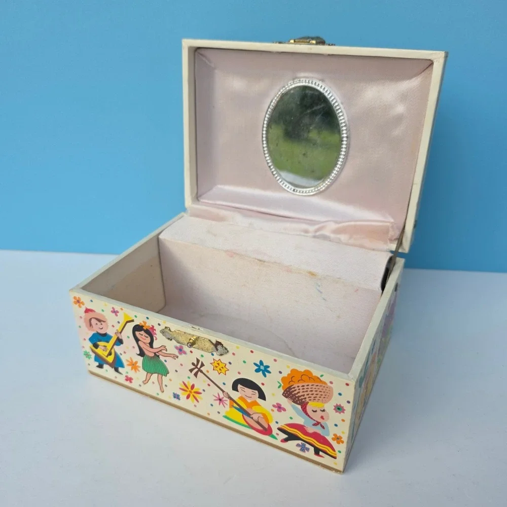 Vintage Disney It's a Small World Music Jewelry Box 6